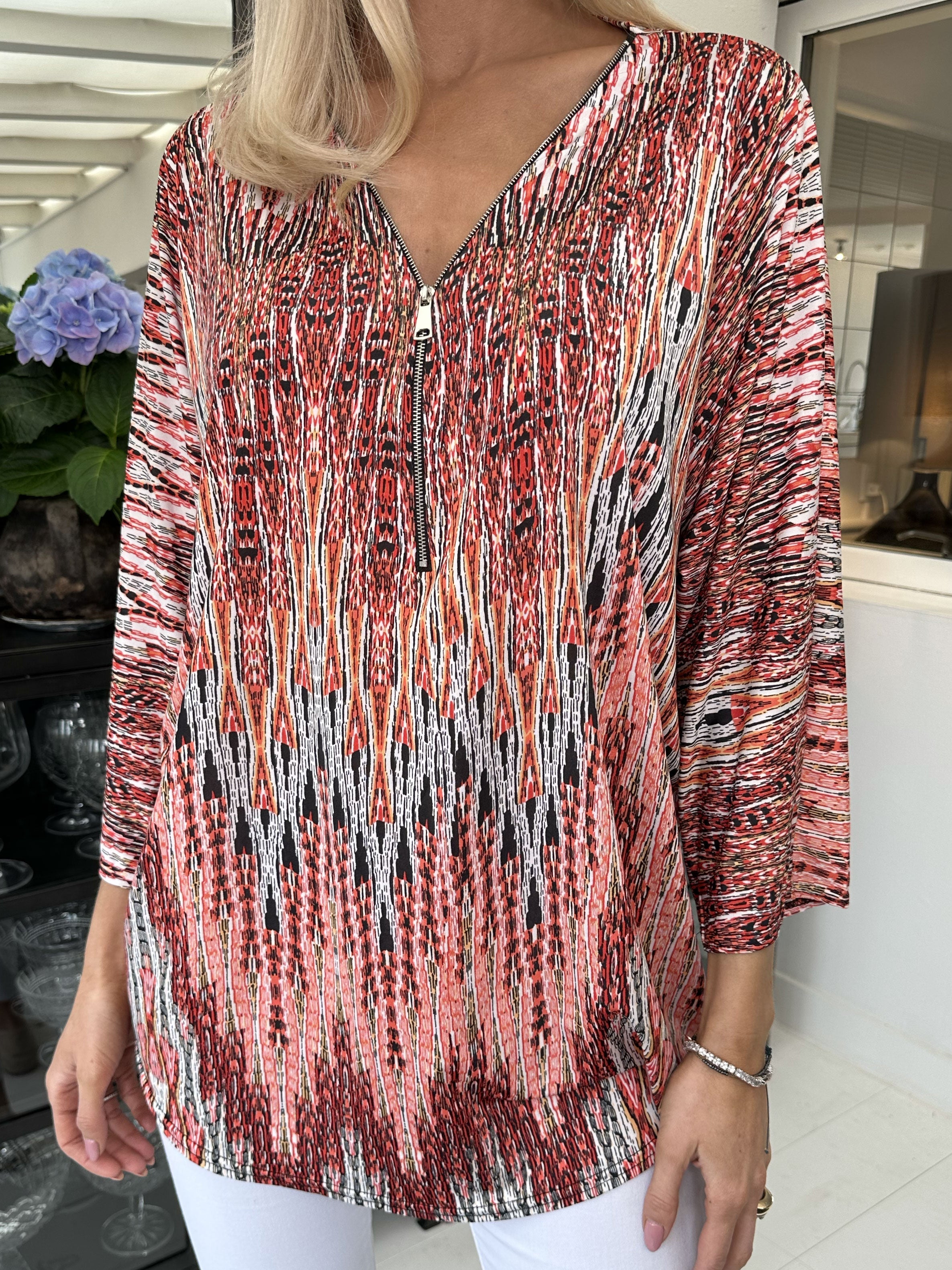 Celia Stripe - Söt tunika i elastiskt tyg med dragkedja